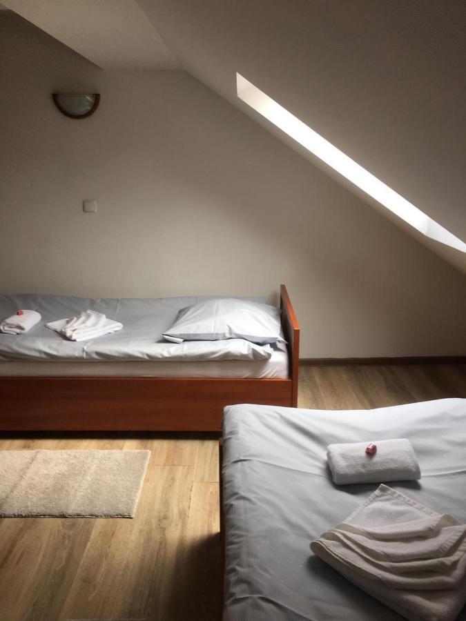 Noclegi Walbrzych - Pokoje Konrad Bagian luar foto